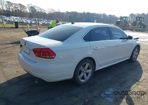 2015 Volkswagen Passat 1.8T Limited Edition из США, поврежденный, VIN 1VWAS7A35FC089505